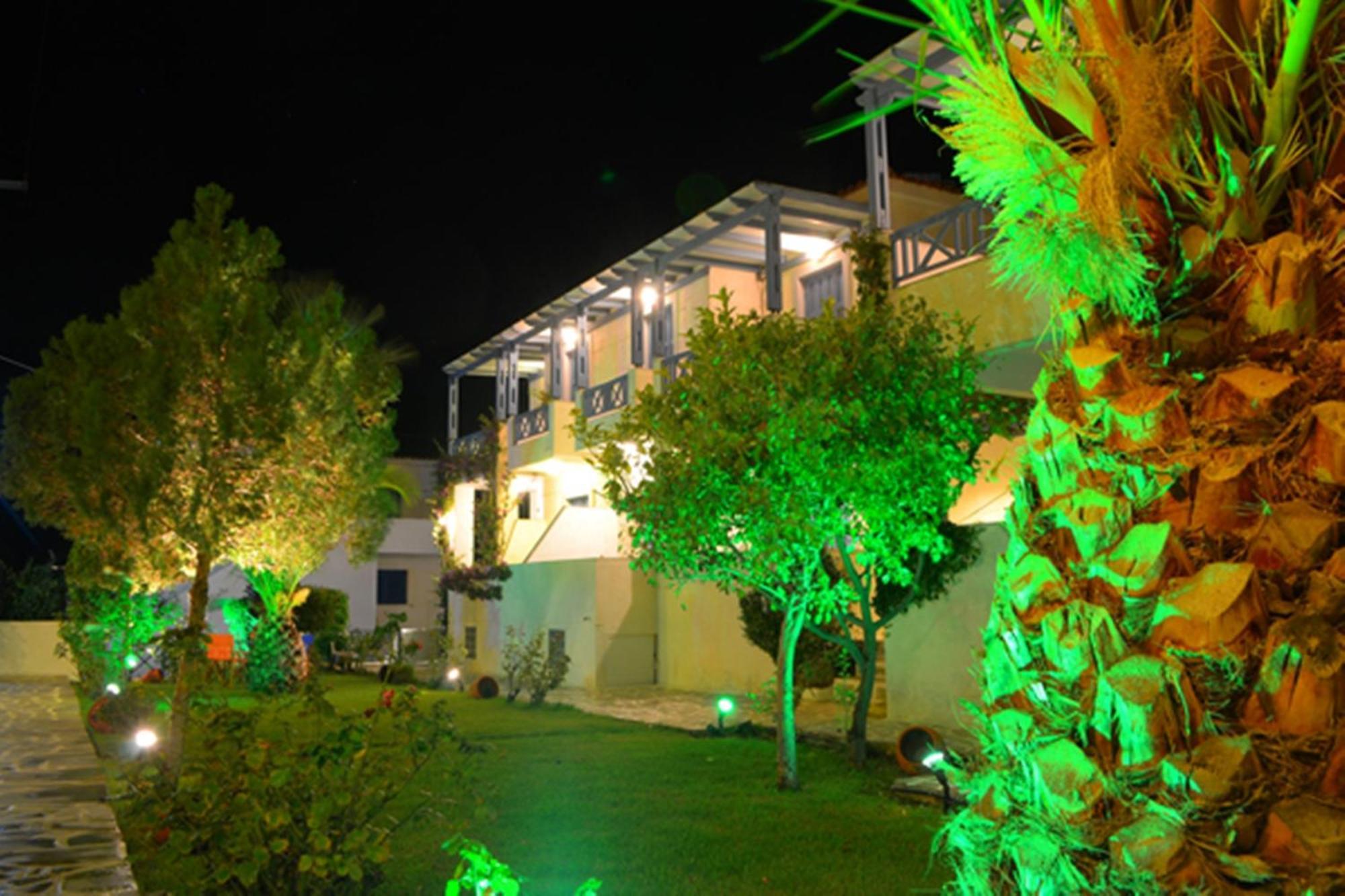 Maistrali Studios Batsi  Exterior foto
