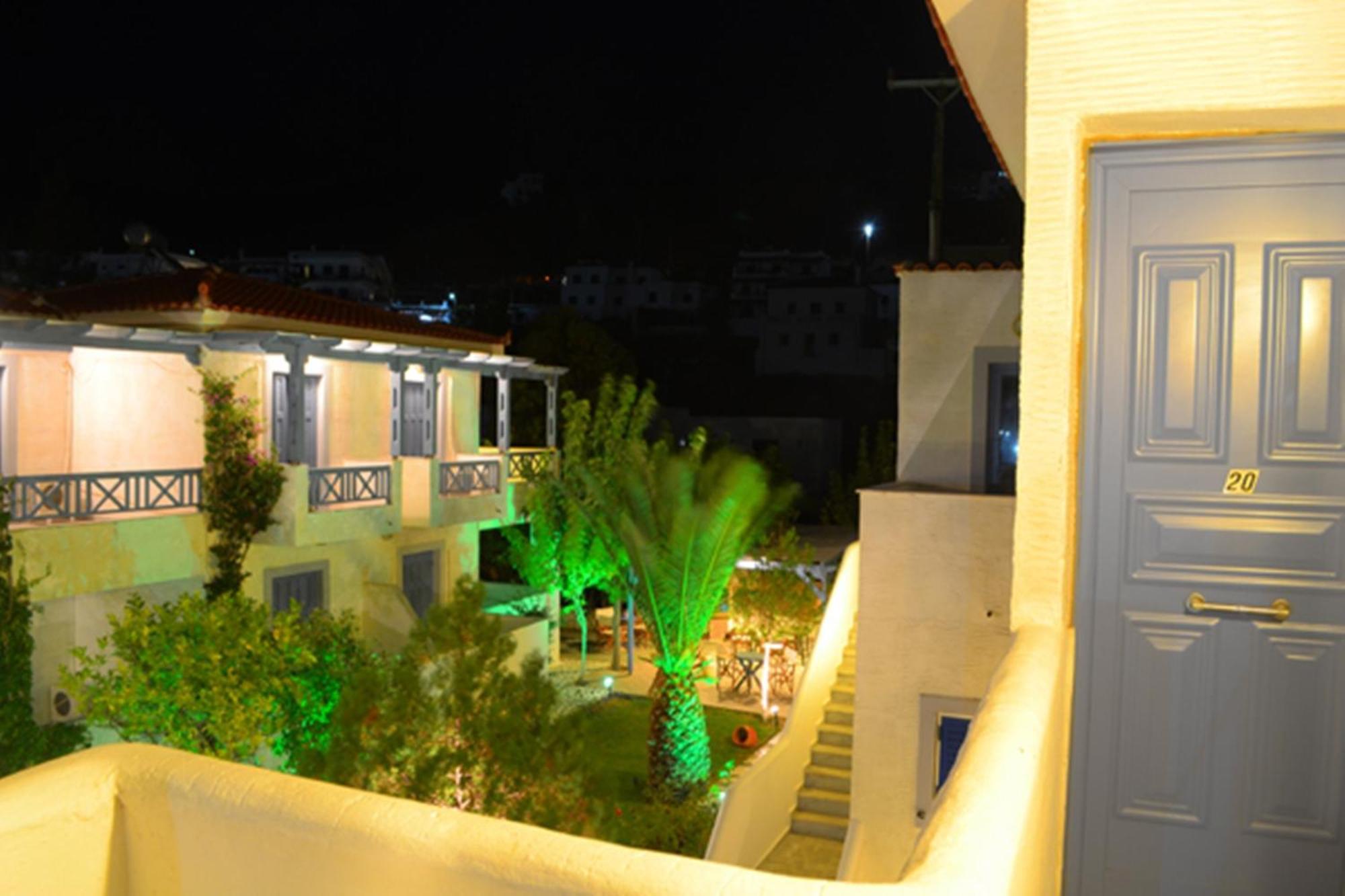Maistrali Studios Batsi  Exterior foto