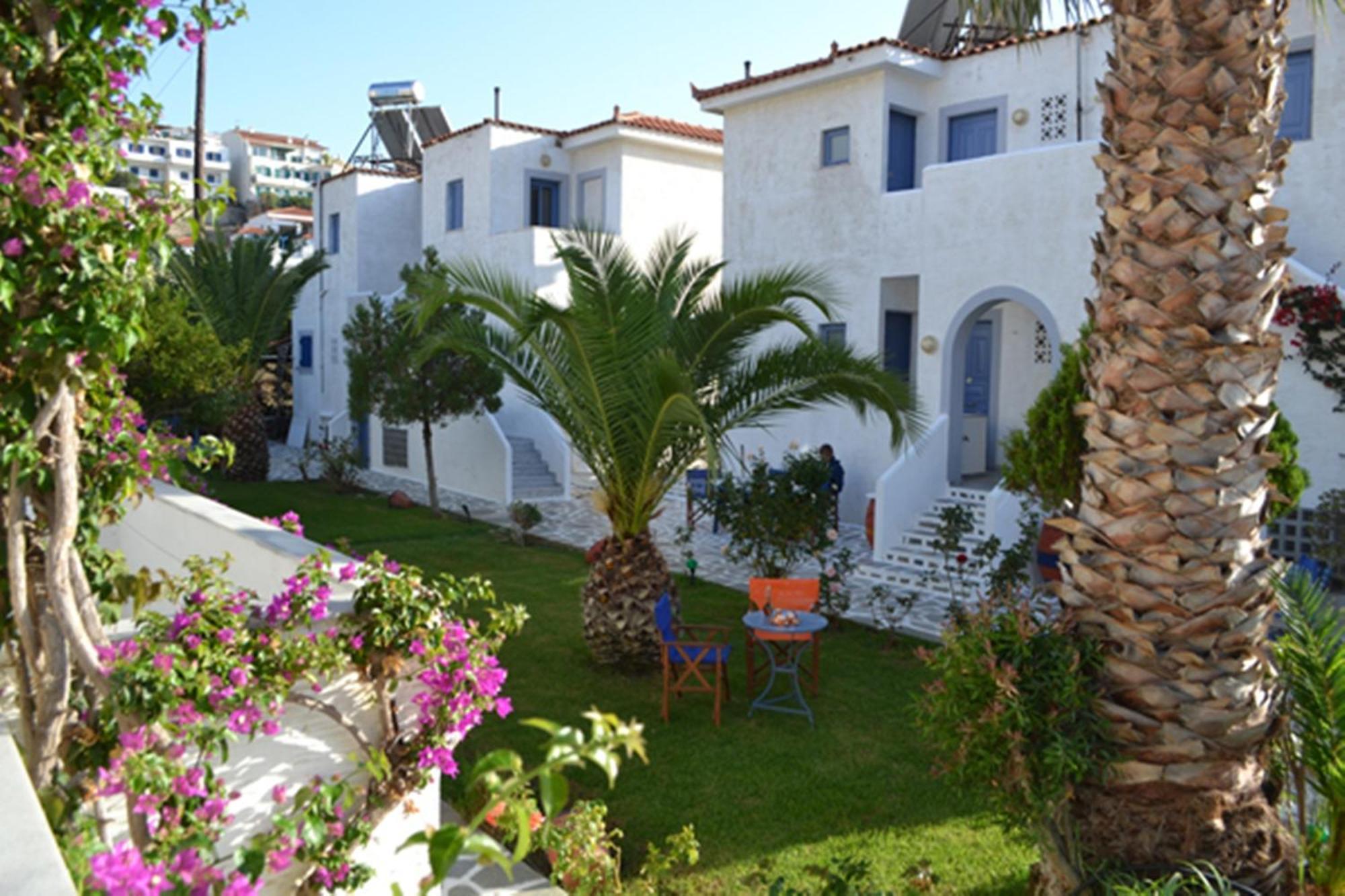 Maistrali Studios Batsi  Exterior foto